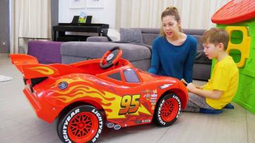 Toy Car Trouble – Little Mechanic Saves the Day!