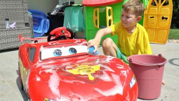 Car Wash Fun – Little Driver Cleans His Cool Ride!