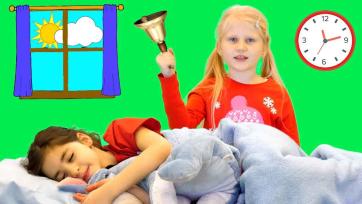 What We Gonna Wear Today? – Silly Dress-Up Song with Mom!