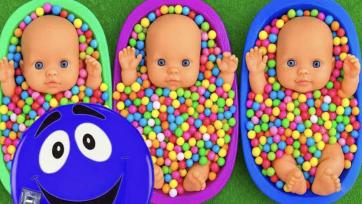 Color Learning Fun with Playful Baby Dolls and Rainbow Balls
