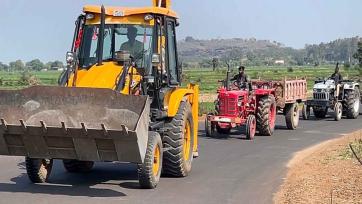 Big Machines on the Move! Tractors and Diggers on the Country Road
